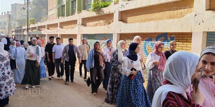 33 ألف طالب بأسيوط يؤدون اليوم امتحان اللغة الأجنبية الأولى بـ 73 لجنة