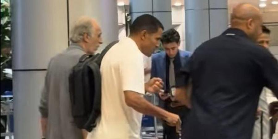 عموتة يتفقد منشأت الأهلي قبل بدء مهمته بالقلعة الحمراء