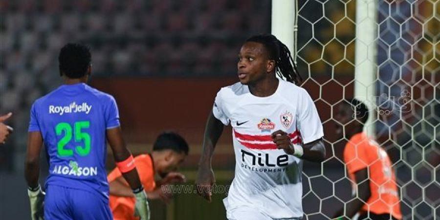 إجراء من الزمالك ضد شيكو بانزا بعد تأخر انضمامه للفريق