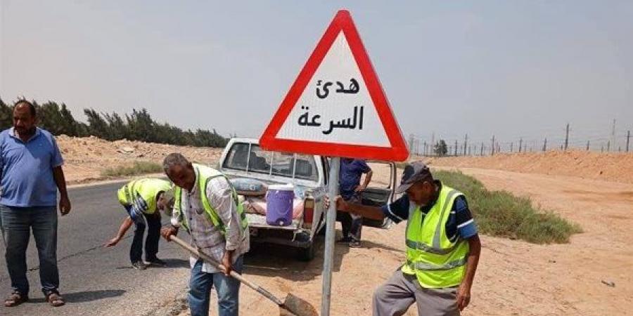 بعد حادث العمال، رفع كفاءة اجراءات السلامة بطريق الدواويس بالإسماعيلية (صور)