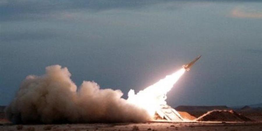 الحوثيون يعلنون استهداف ناقلة نفط سعودية بصاروخ باليستي أمام سواحل ينبع