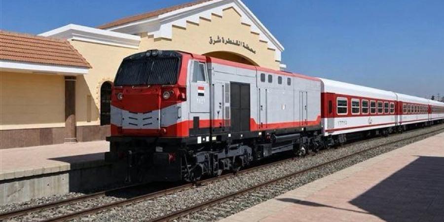 الإقبال المتزايد وراء القرار، السكك الحديدية تمد فترة تشغيل قطارات زوار دير السيدة العذراء بأسيوط