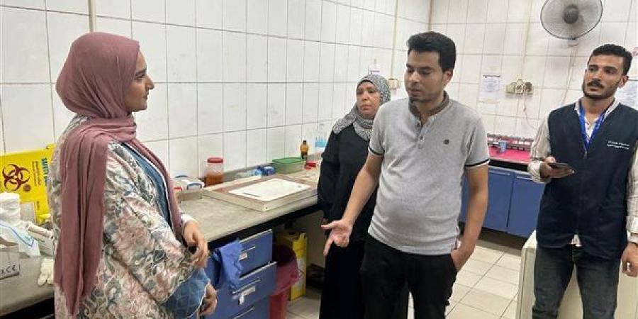 مدير مستشفى المعبر الجامعي يتابع سير العمل ويوجه بالارتقاء بمستوى الخدمات (صور)
