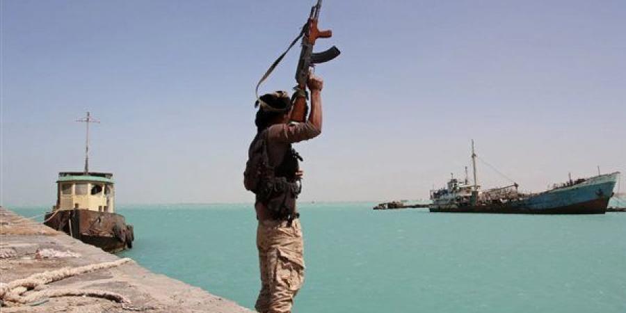 سماع دوي انفجارين في المخا باليمن