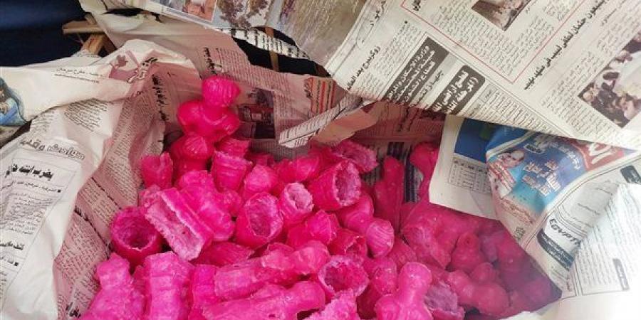 ضبط 252 كيلو لحوم منتهية الصلاحية وحلوى مجهولة المصدر في حملات بقنا (صور)