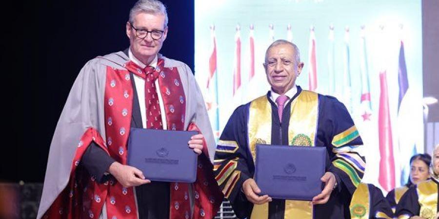 "الأكاديمية العربية" توقع اتفاقية الدرجة المزدوجة مع جامعة لانكشاير البريطانية