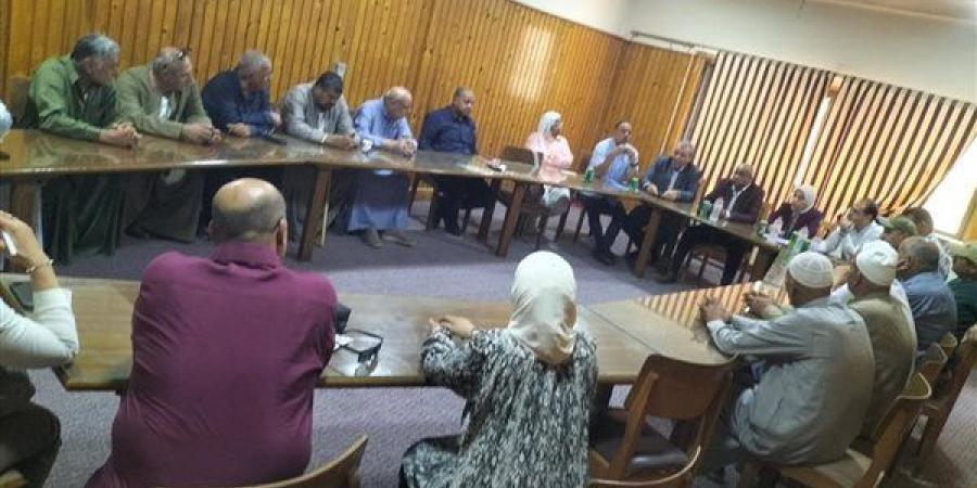 "الزراعة" تبحث تفعيل دور التعاونيات والتوسع في خدمات تحسين الأراضي بالدقهلية