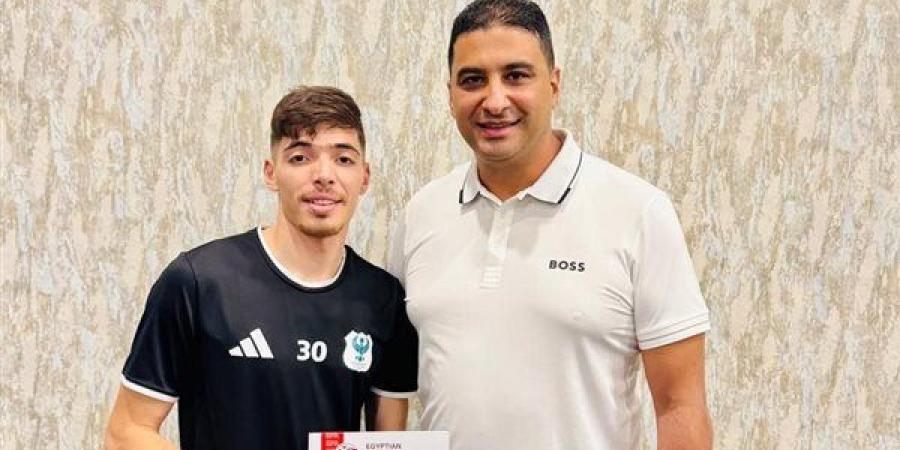 المصري يجدد عقد الجزائري عبد الرحيم دغموم حتى 2029