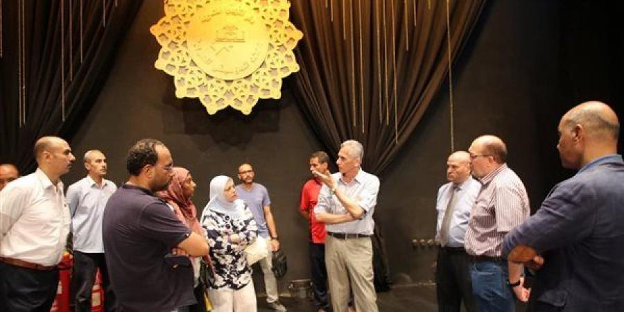رئيس الأوبرا يتفقد مسرحي الجمهورية ومعهد الموسيقى ويتابع أعمال الصيانة ورفع الكفاءة (صور)