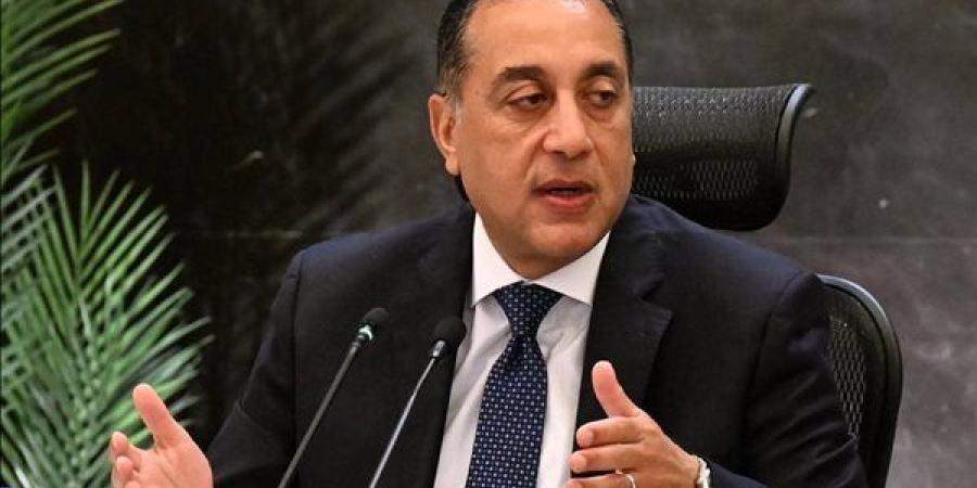 رئيس الوزراء يصدر 3 قرارات جديدة بشأن العمل عن بُعد وتعيينات بالبورصة والرقابة المالية
