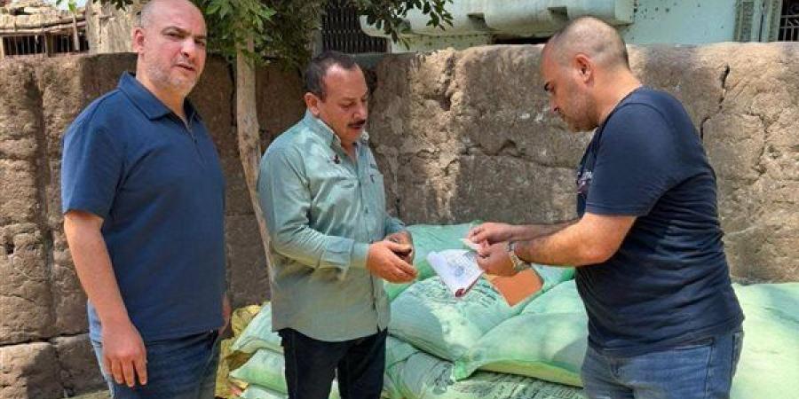 ضبط 24 شيكارة دقيق مدعم في السوق السوداء بالشرقية