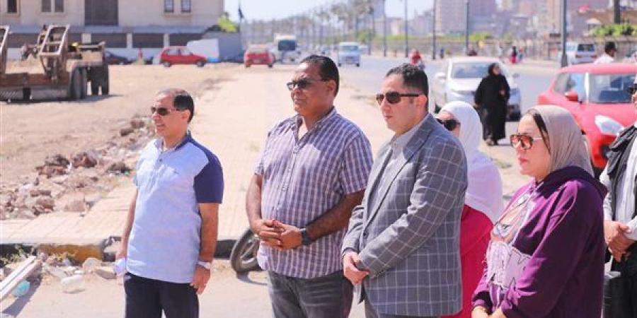 محافظ دمياط يتابع ميدانيا أعمال الإزالات بمنطقة كورنيش النيل لليوم الثاني