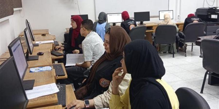نائب يواجه وزير التعليم العالي بأزمة تشريد 360 طالب طب في بورسعيد