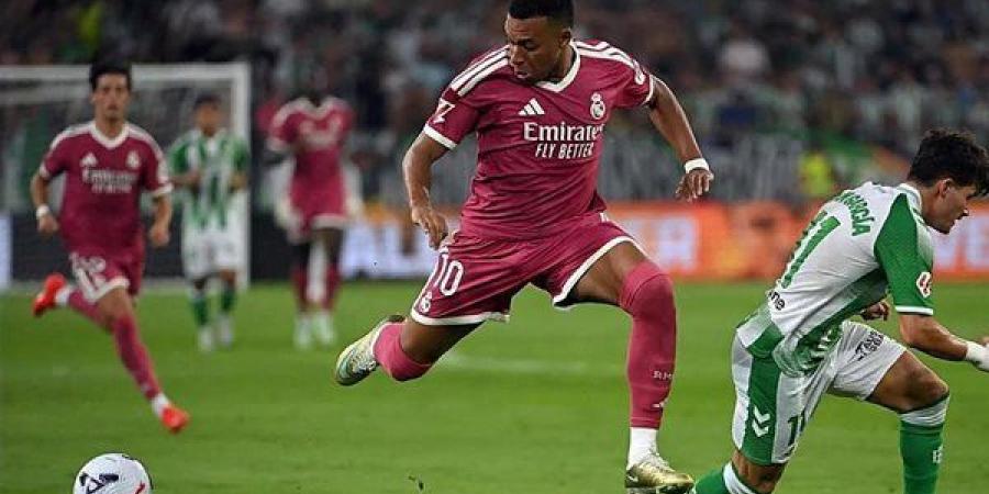 نهائي مبكر، ريال مدريد يصطدم بإنتر ميلان اليوم بدوري أبطال أوروبا.. الريال يتفوق تاريخيا.. ورقم سلبي لمورينيو أمام الفريق الإيطالي.. و5 إصابات تضرب الملكي قبل قمة الليلة